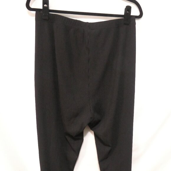 SHEIN - Curve | 1XL | Textured Ribbed Black Stretchy Leggings - Picture 13 of 16